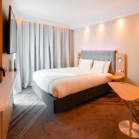 Premier Centre Hotel 3*
